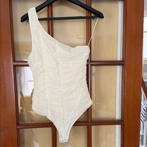 Le Lis Cream One-Shoulder Ruched Bodysuit